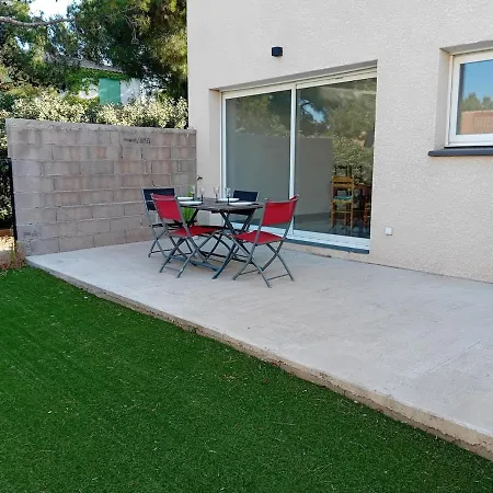 4 Pers-air-conditioned-parking-quiet Villa *